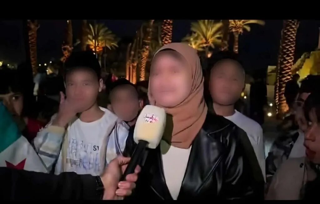 زلّة لسان أم عقوبة اجتماعية؟ قصة سيدة سورية ضحية التنمر الإلكتروني