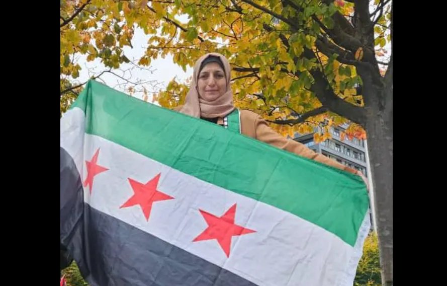 سهام حزوري ترد على "زمان الوصل" وتقبل الاعتذار: "عاشت سوريا الحرة"