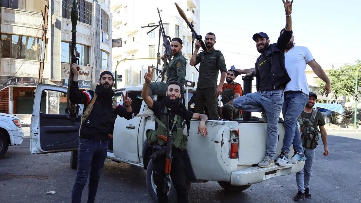 السويداء: غضب شعبي إزاء ممارسات "الحرس الوطني".. حلق شوارب واعتداء على نساء