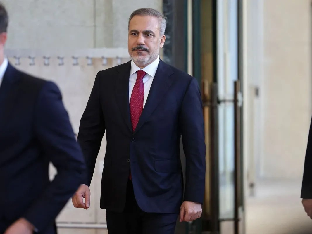 هاكان فيدان: تركيا تدعو إلى التعاون الإقليمي لحل الأزمة السورية وتحذر من خطر إسرائيل