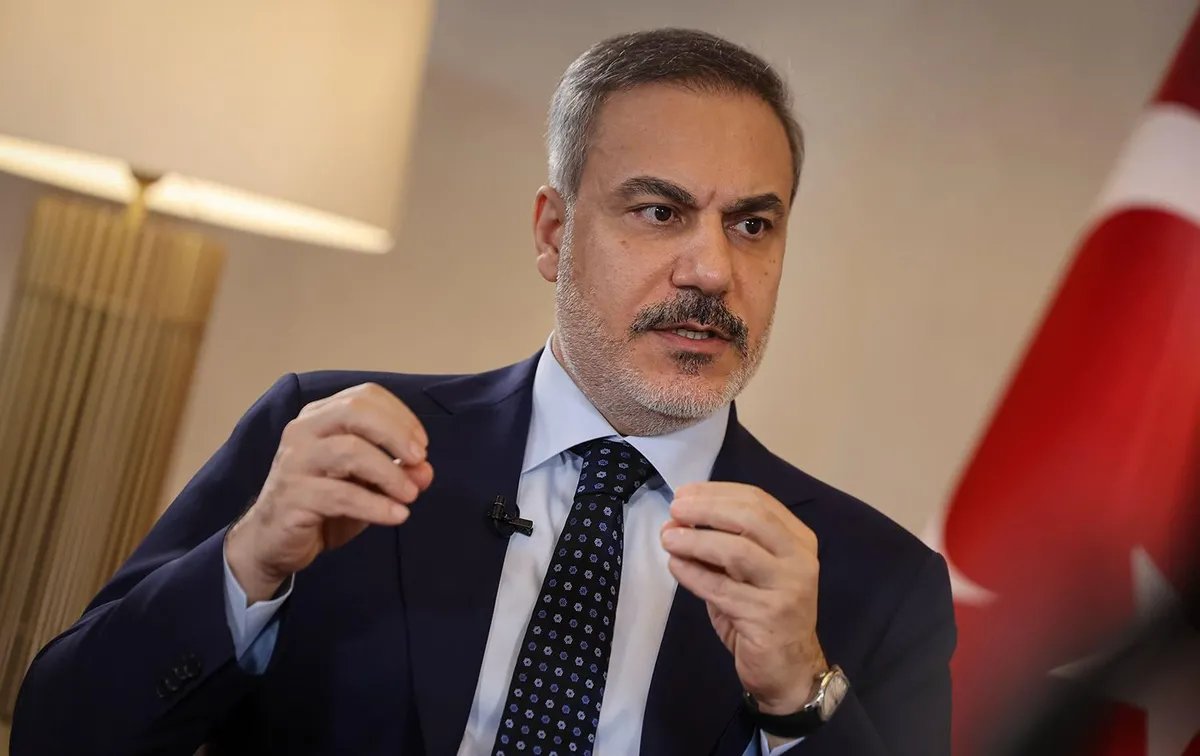 وزير الخارجية التركي يحذر: إسرائيل تمثل الخطر الأكبر على سوريا وقصفها يزيد التوتر