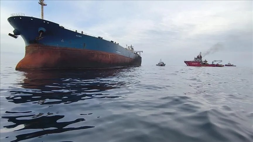 تركيا تعلن السيطرة على حريق سفينة "كايروس" في البحر الأسود