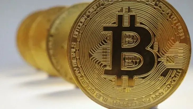 البتكوين ينزلق إلى ما دون 86 ألف دولار وسط ترقب لقرار الفدرالي الأمريكي