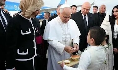 زيارة البابا إلى لبنان: دعم للوحدة الوطنية وتأكيد على دور لبنان الفريد