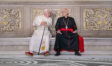 البابا في السينما: علاقة معقدة بين السلطة والإيمان تجذب الفن السابع