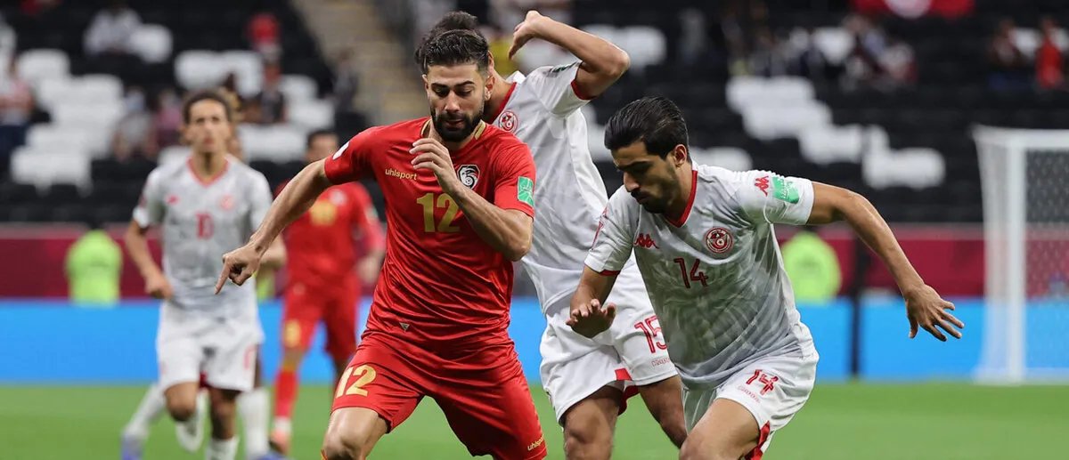 كأس العرب: سوريا وتونس في مواجهة مرتقبة تعيد للأذهان ذكريات الفوز