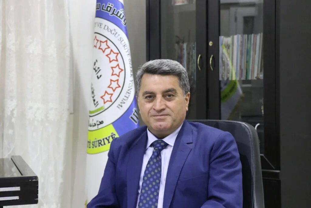 الإدارة الذاتية تتهم دمشق بالمماطلة رغم التوصل لتفاهمات مع الشرع وعبدي حول دمج قسد