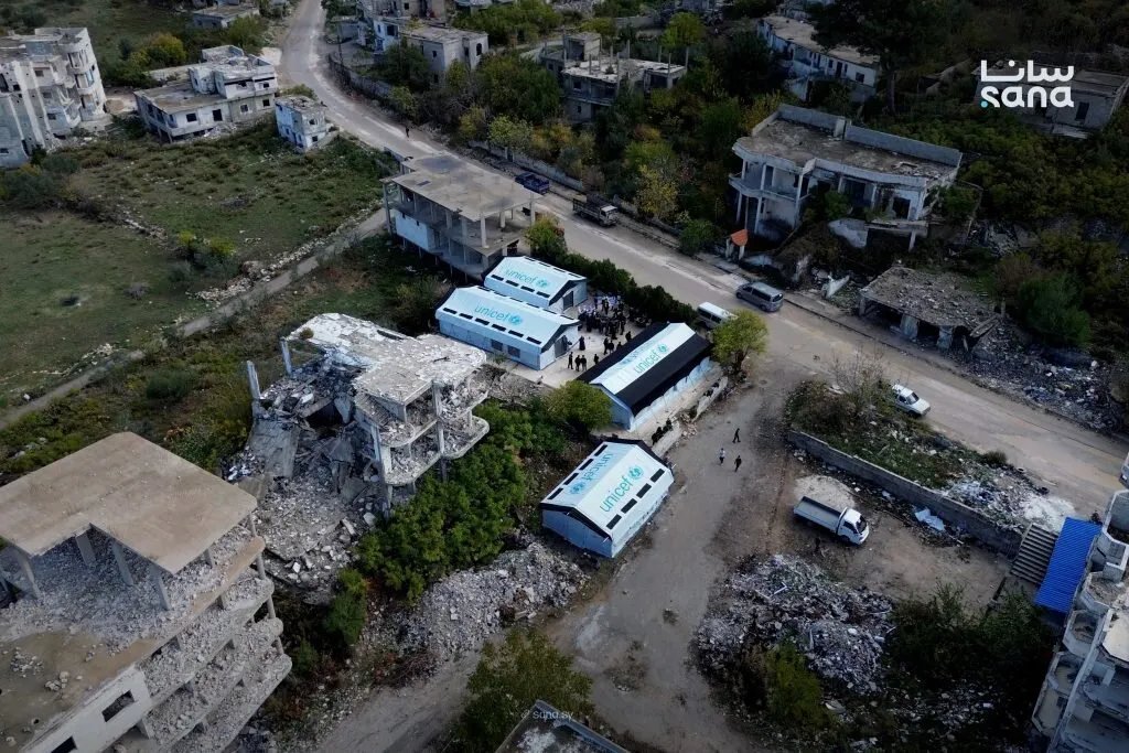 حملة توعية مكثفة في ريف اللاذقية: تحذير من مخاطر المخلفات المتفجرة وحماية السكان