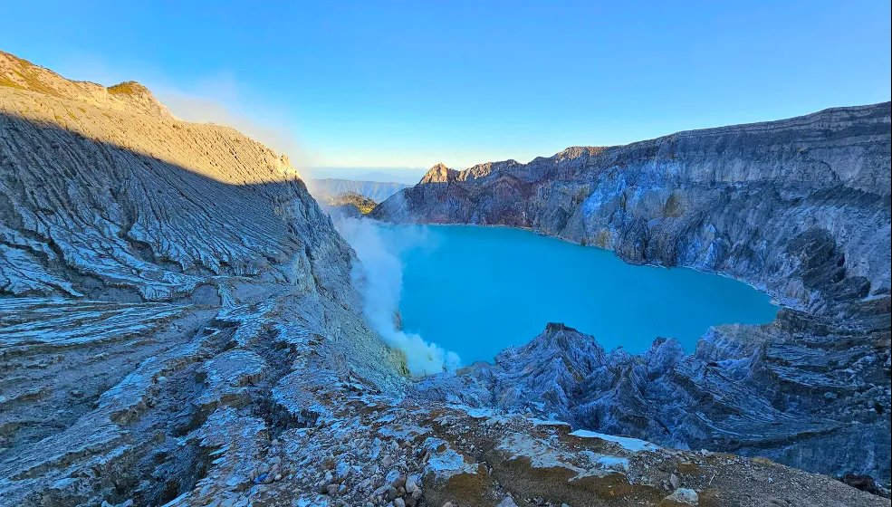 باحثو "كاوست" يحولون مخلفات الشوكولاتة إلى صبغة زرقاء ثمينة تقدر بملايين الدولارات