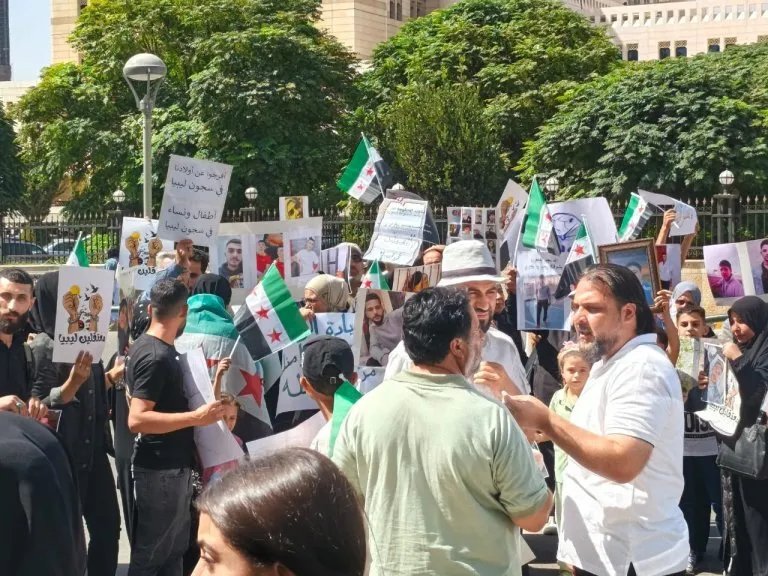 الأمم المتحدة تُسهّل عودة عشرات اللاجئين السوريين من ليبيا وسط تحديات مستمرة