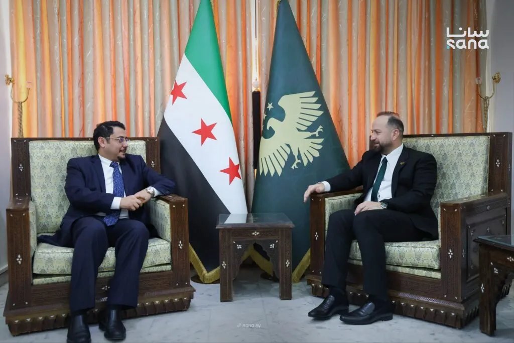 سوريا واليمن تعززان التعاون الإعلامي وتتحدان ضد التضليل