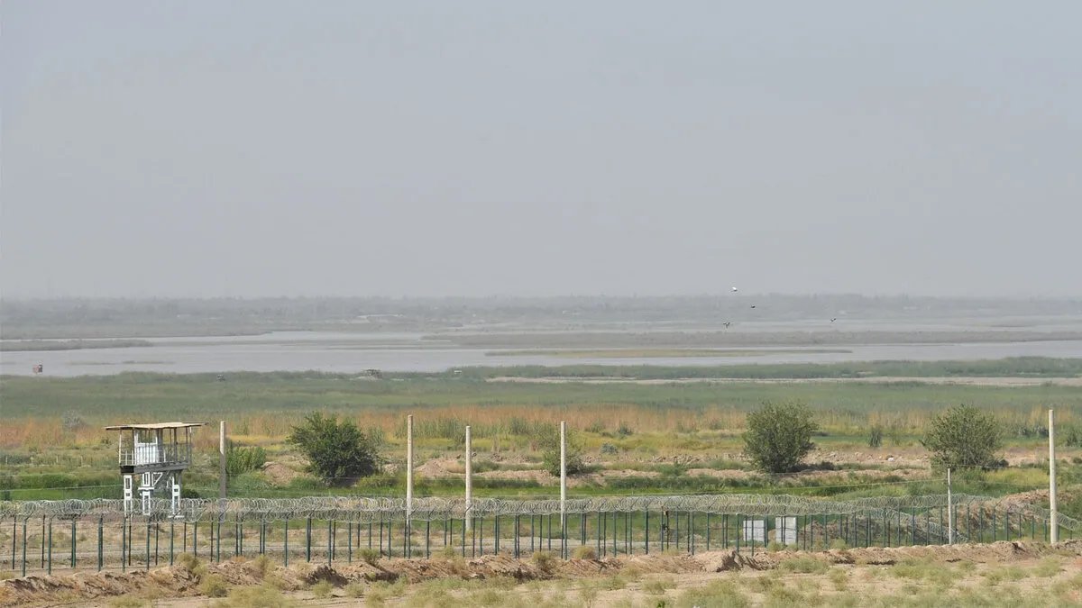 أوزبكستان تفتح حدودها مع أفغانستان بعد إغلاق دام 4 سنوات لتسهيل التجارة والسفر