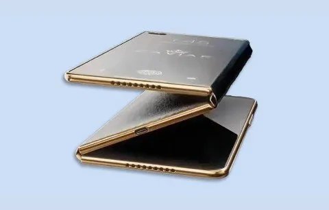 سامسونغ تفاجئ السوق بهاتفها الثلاثي القابل للطي: شاشة عملاقة وسعر 2500 دولار