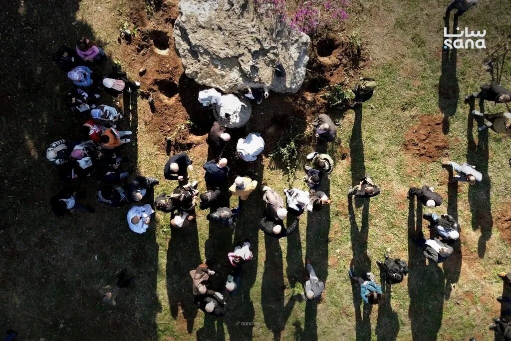 جامعة اللاذقية تطلق حملة تشجير واسعة احتفاءً بذكرى التحرير