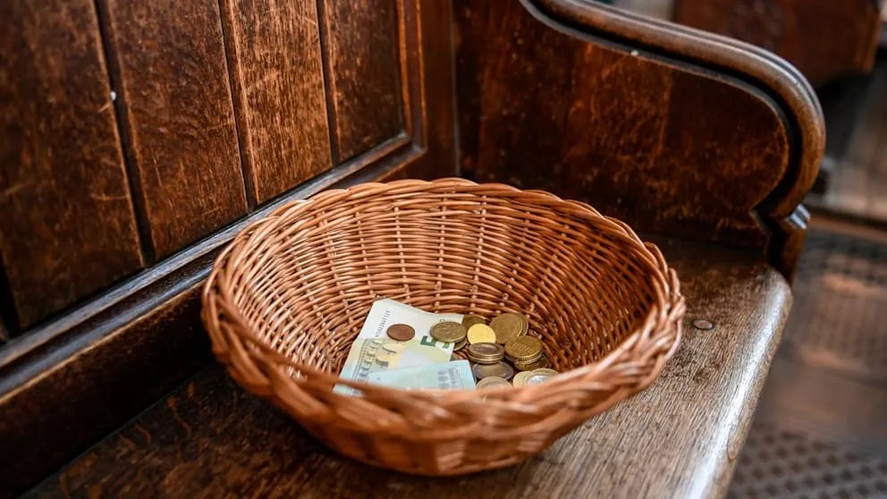 جدل في ألمانيا: الكنيسة البروتستانتية تمول دعاوى قضائية لأفغان يطالبون بالدخول