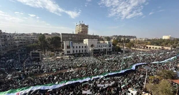 حماة تحتفل بذكرى التحرير الأولى بفعالية مليونية في ساحة العاصي