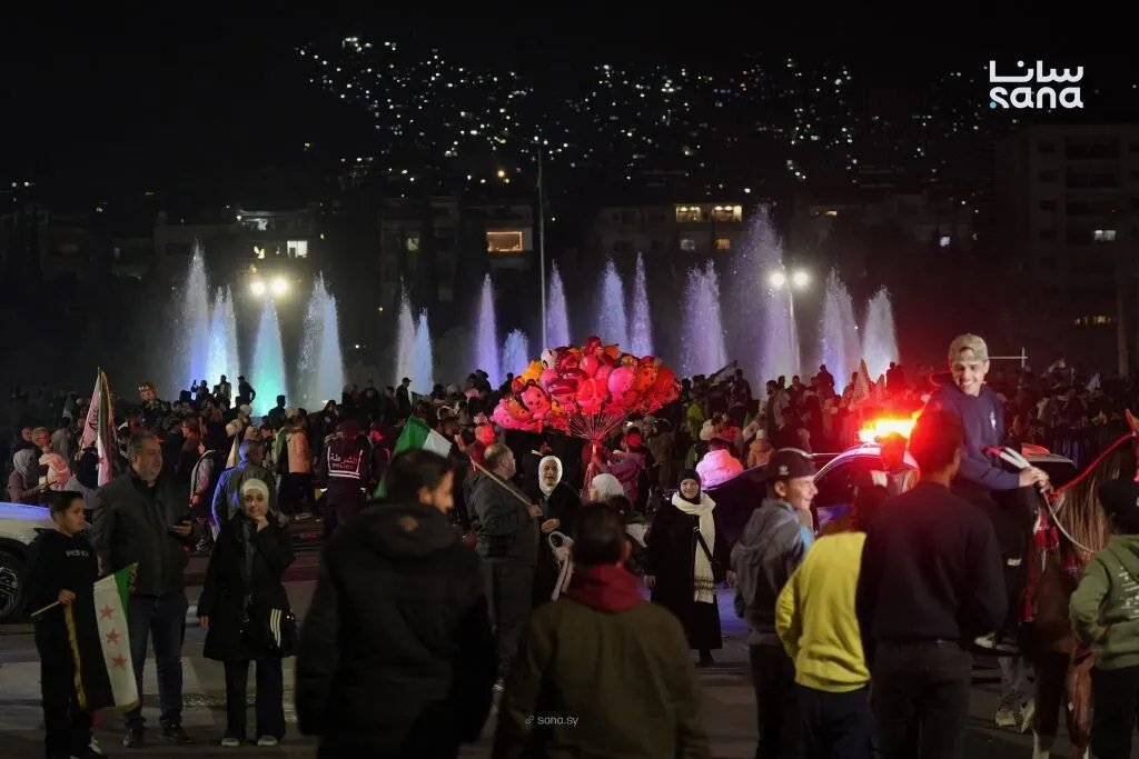 دمشق تحتفل بالذكرى الأولى لانتصار الثورة السورية وتتطلع إلى مستقبل واعد