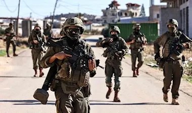 إسرائيل تشدد القيود على استخدام التكنولوجيا من قبل الضباط: تحول نحو الأمن الوقائي بعد 'طوفان الأقصى'