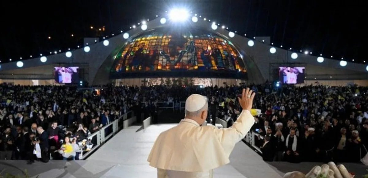 البابا فرنسيس يحدد للمسيحيين في لبنان طريق الحفاظ على وجودهم