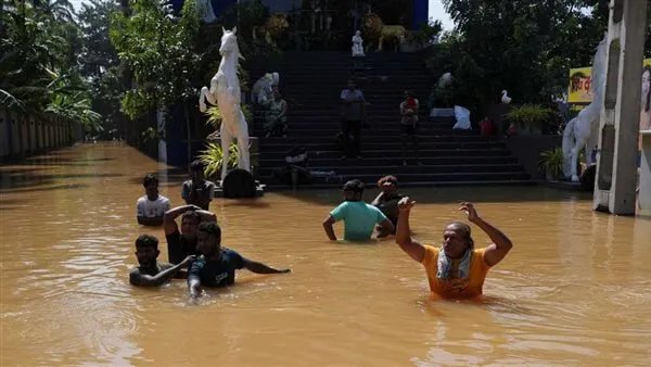 سريلانكا تواجه كارثة إعصار ديتواه: مصرع المئات وتضرر عشرات الآلاف