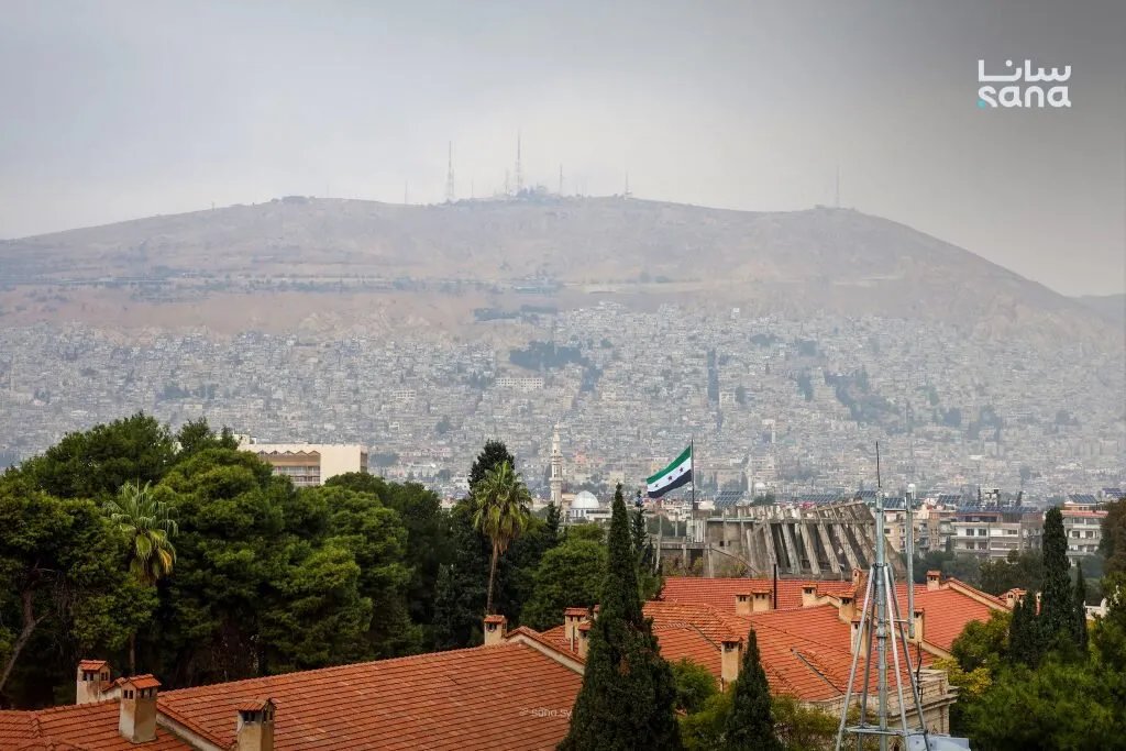 طقس سوريا: منخفض جوي يبلغ ذروته اليوم وغداً مع أمطار غزيرة وعواصف رعدية