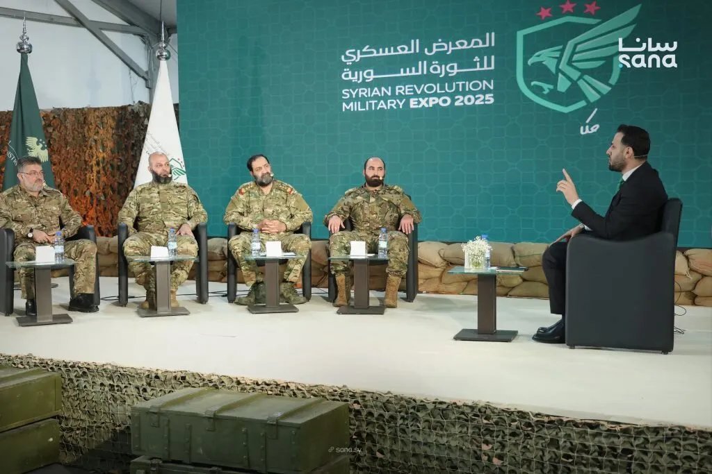 ندوة "بيت من وطني" في المعرض العسكري للثورة السورية: تكريم للتضحيات وبطولات الأسر