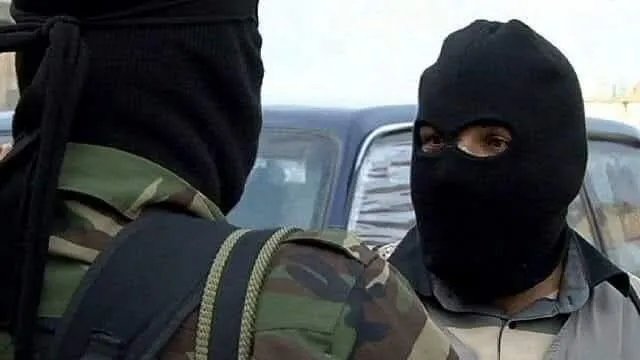 مقتل وإصابات في هجوم مسلح على طريق دمشق-السويداء وعصابات تستهدف جنازة