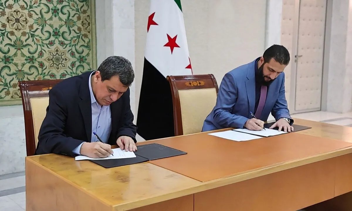 الرئاسة السورية: تفاصيل جديدة حول اتفاق دمج "قسد" ومخاوف من التقسيم والتغيير الديموغرافي