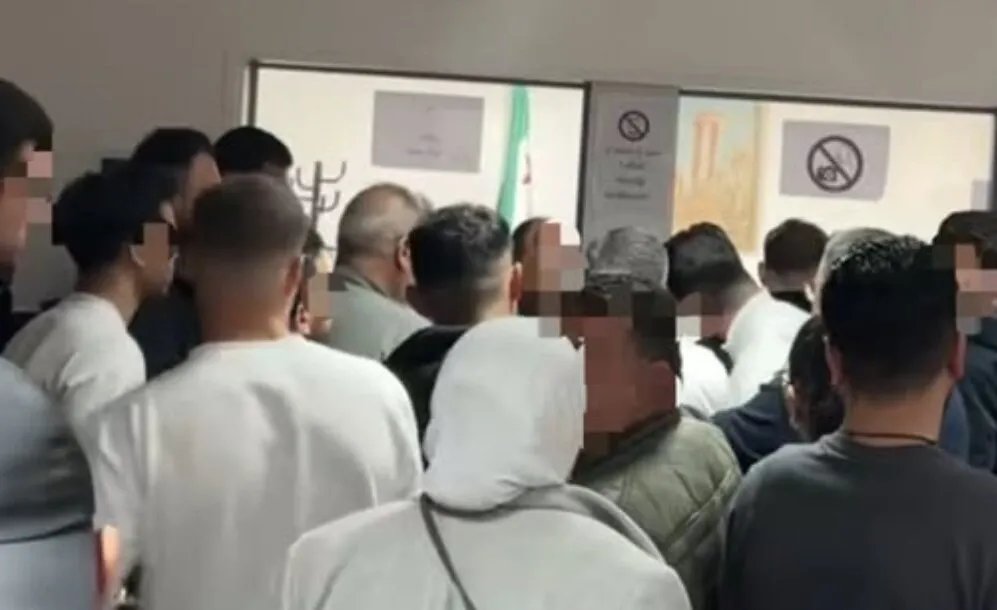 جوازات السفر السورية: معاناة مستمرة للمغتربين رغم الوعود بالإصلاح.. بيروقراطية وتكاليف باهظة