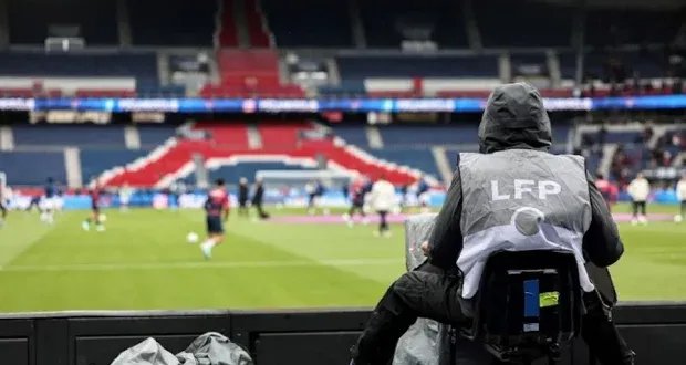 أزمة تلو الأخرى: انهيار حقوق البث يفاقم معاناة الدوري الفرنسي لكرة القدم