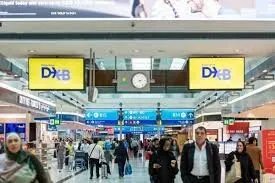 مطار دبي يذهل المسافرين بتقنية "الممر الذكي": سرعة فائقة وتجربة سفر استثنائية